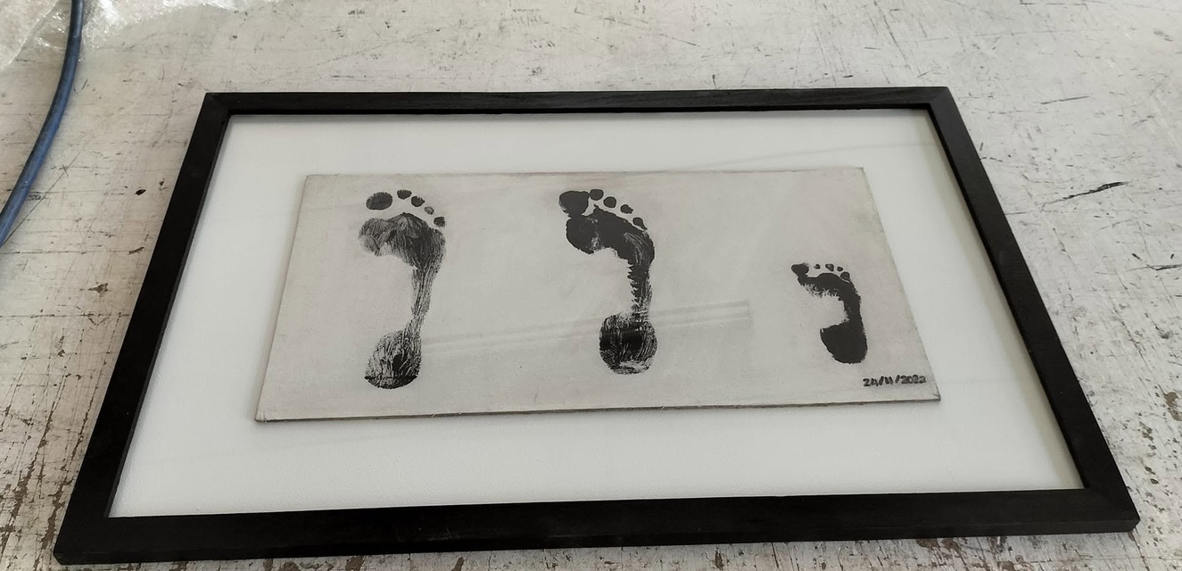 footprints_frame_1325x640